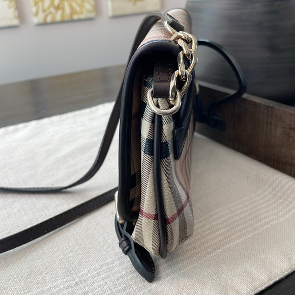 💯 authentic Burberry Haymarket crossbody - Picture 13 of 15
